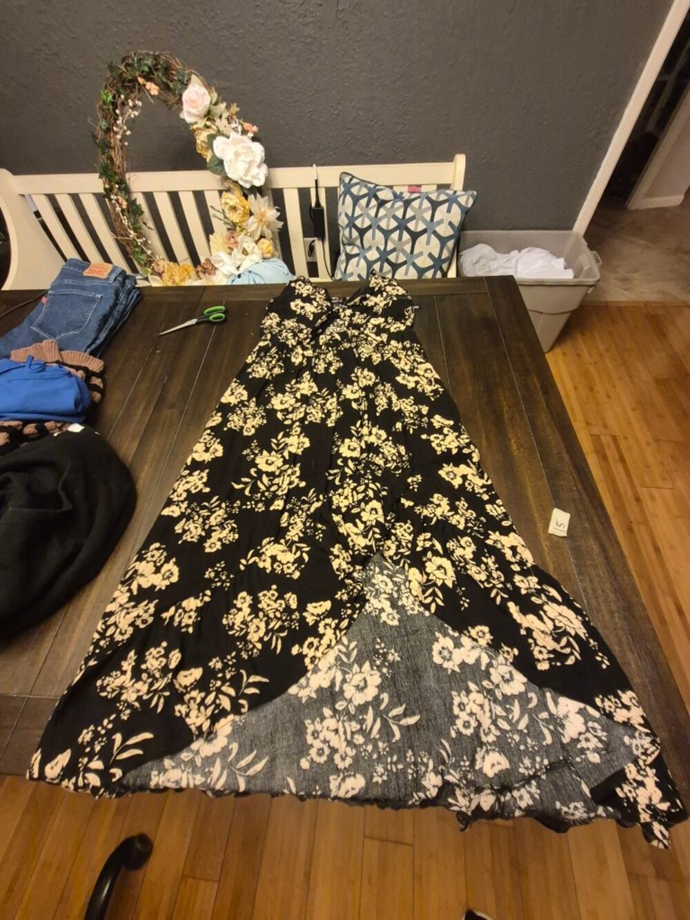 Justify Black Floral Maxi Dress Womens L Tie Straps NWT